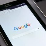Google Penelusuran menambahkan nama situs ke hasil penelusuran seluler untuk mempermudah mengidentifikasi situs web